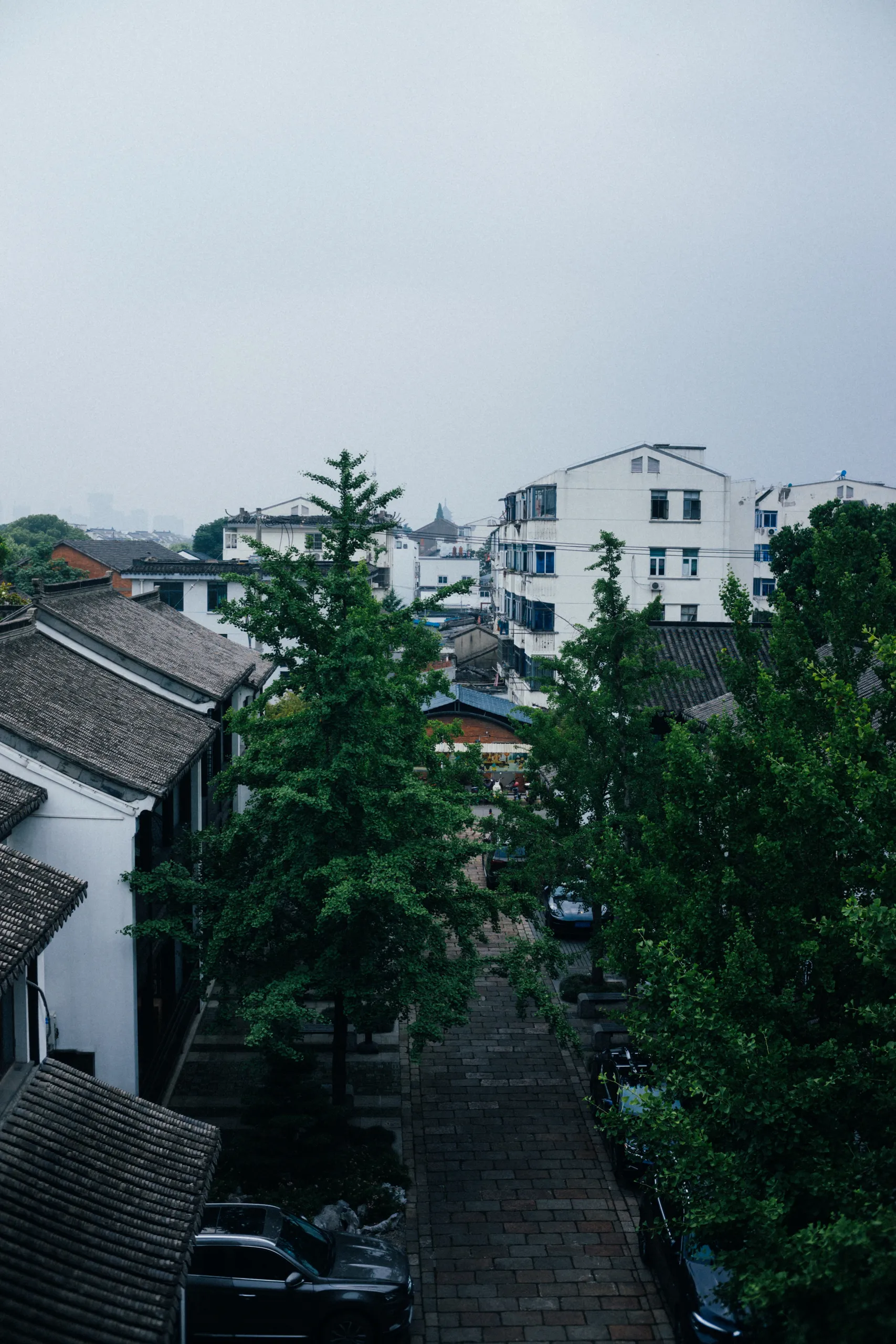 城楼下的商业休闲区