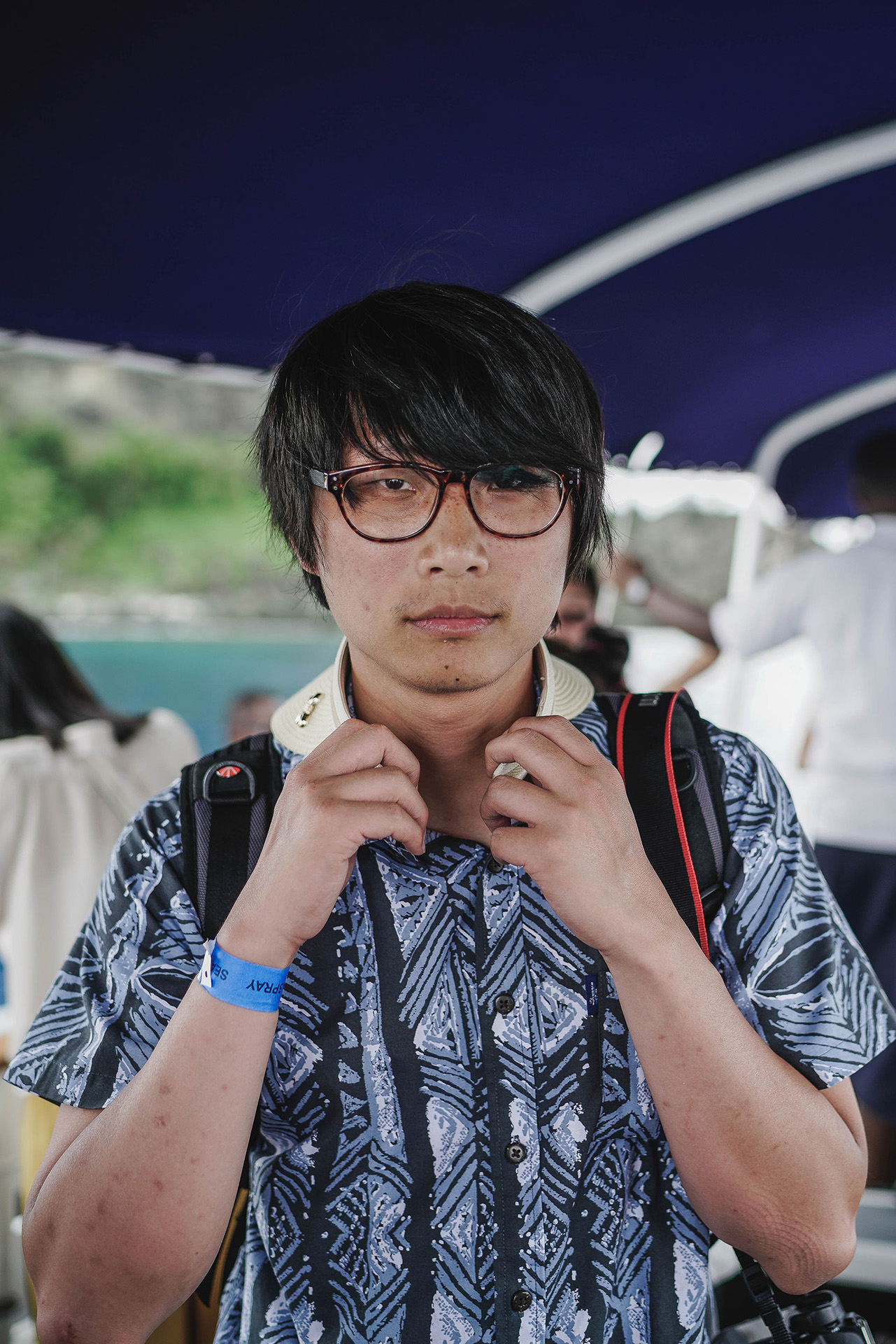 经过烈日暴晒与海风吹拂,东哥也变沧桑了