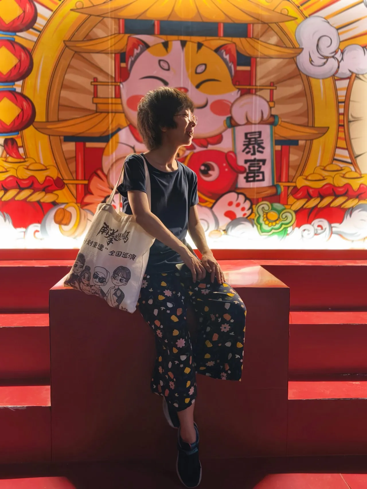 陶小婧在盘门城楼上