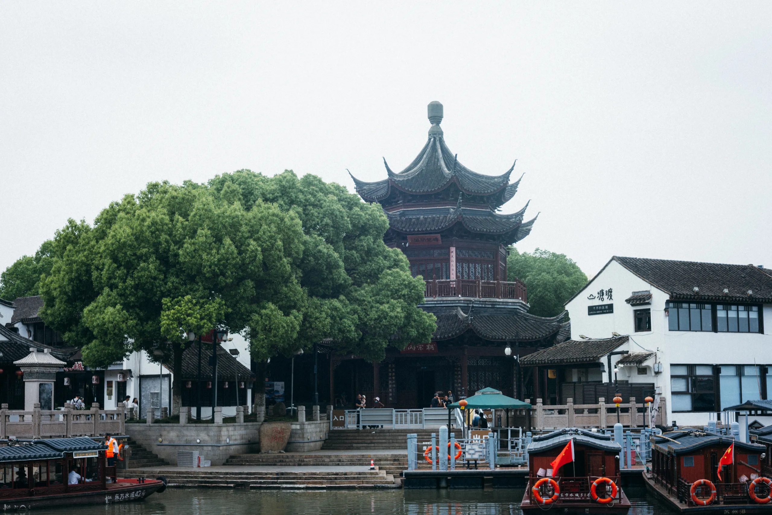 阊门对岸的朝宗阁