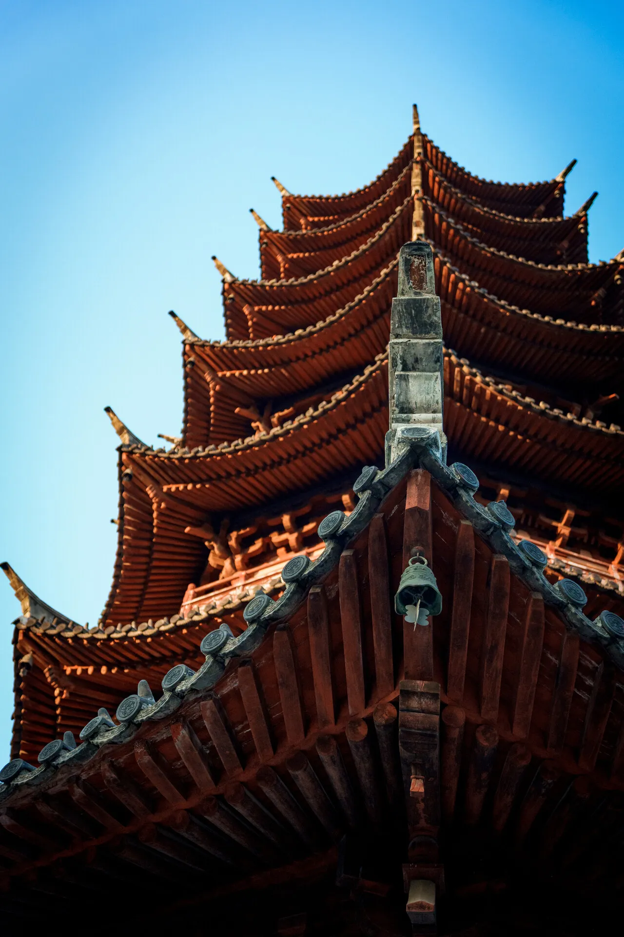 仰拍瑞光塔