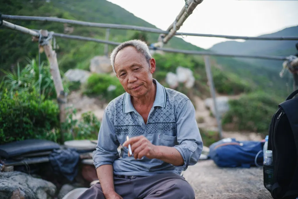 穷途末路不要放弃,总会有这样的老人现身指路,要相信这才是电影的完美结局。