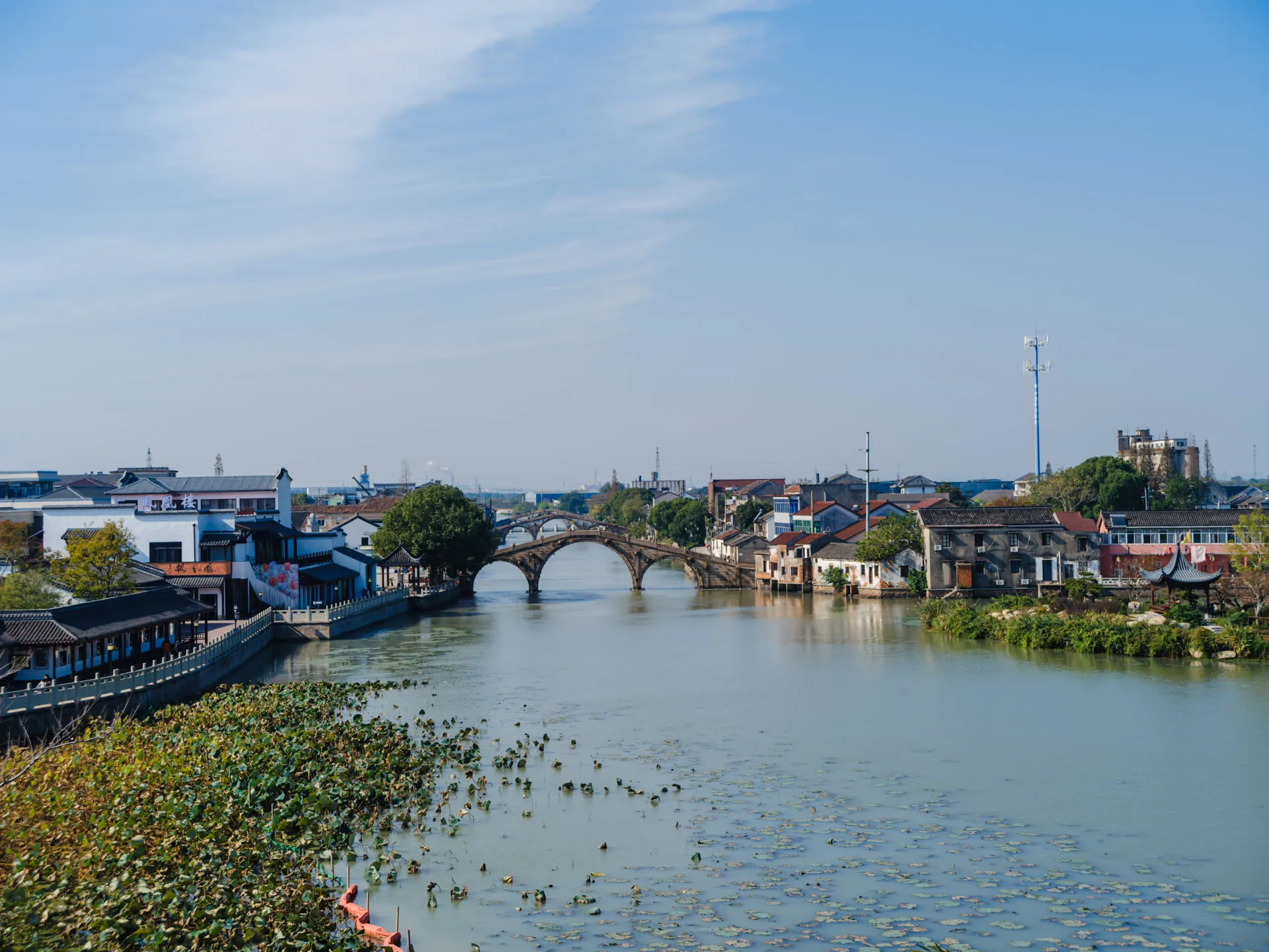 从文昌阁上远眺三桥，实则只能看到其中的两座。