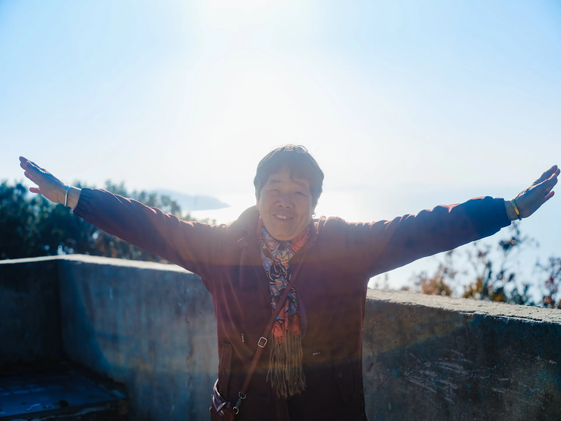 母亲倒是很开心