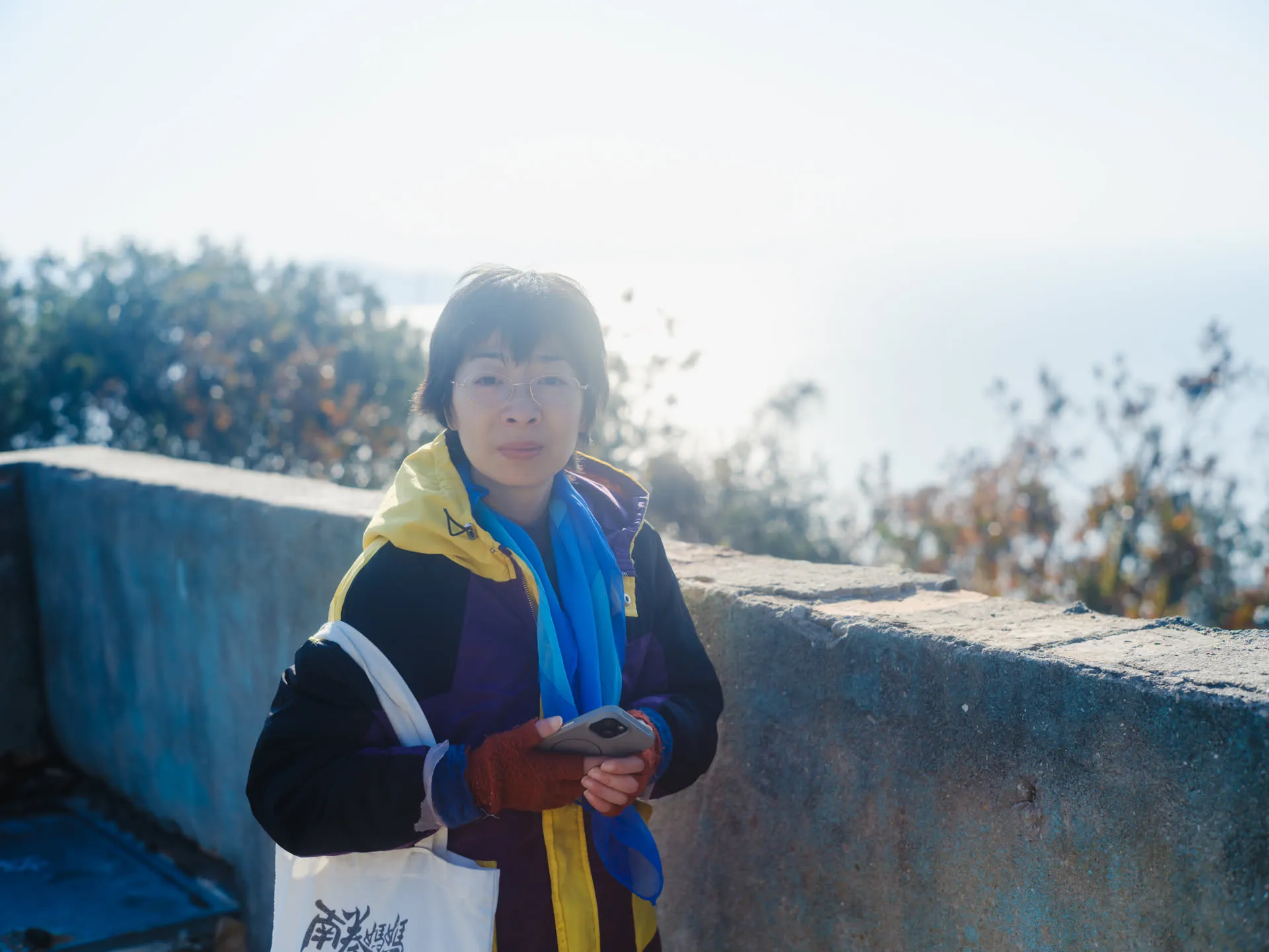 水泥围墙的观景台