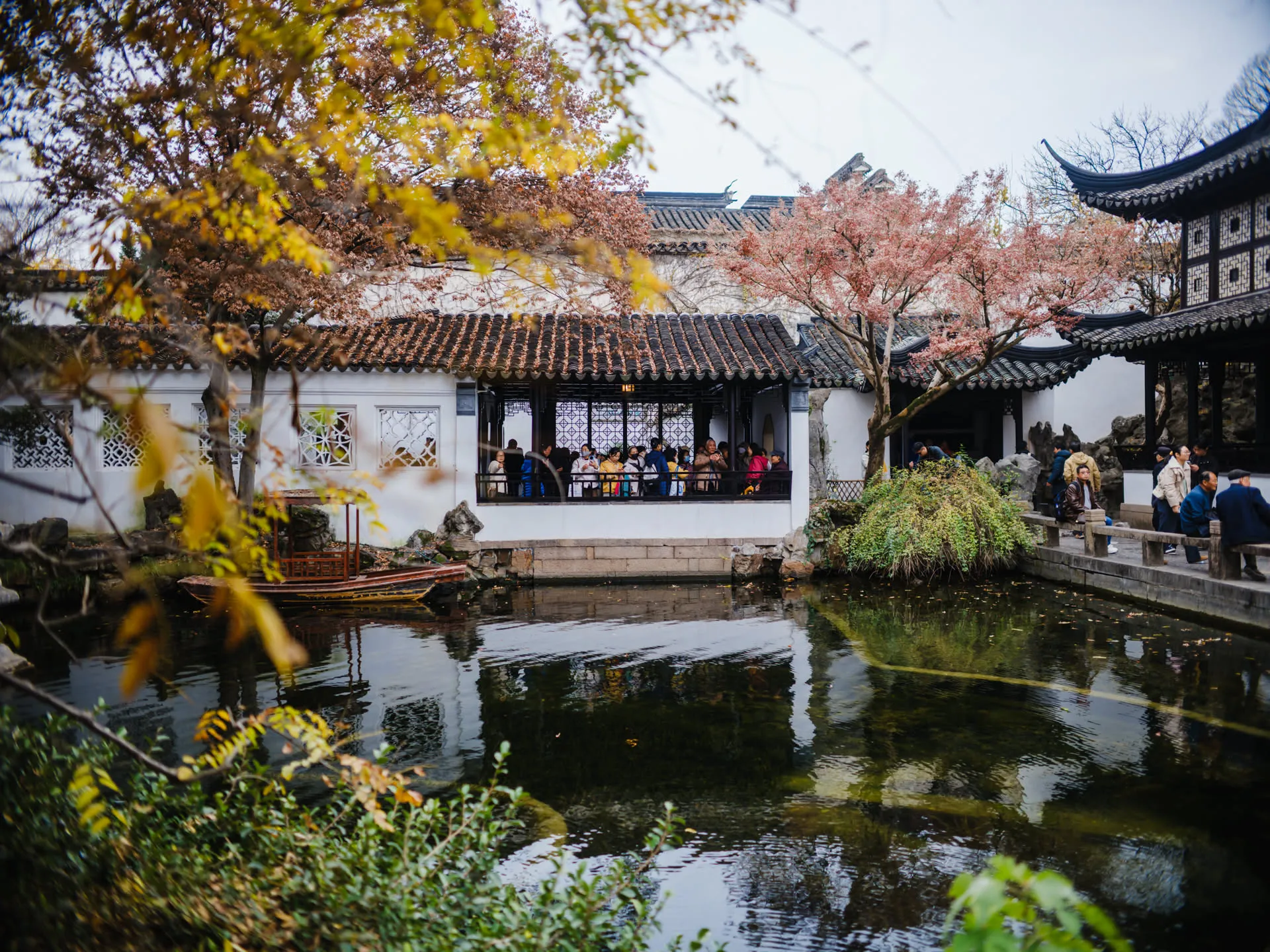 几分秋色，半晌留园