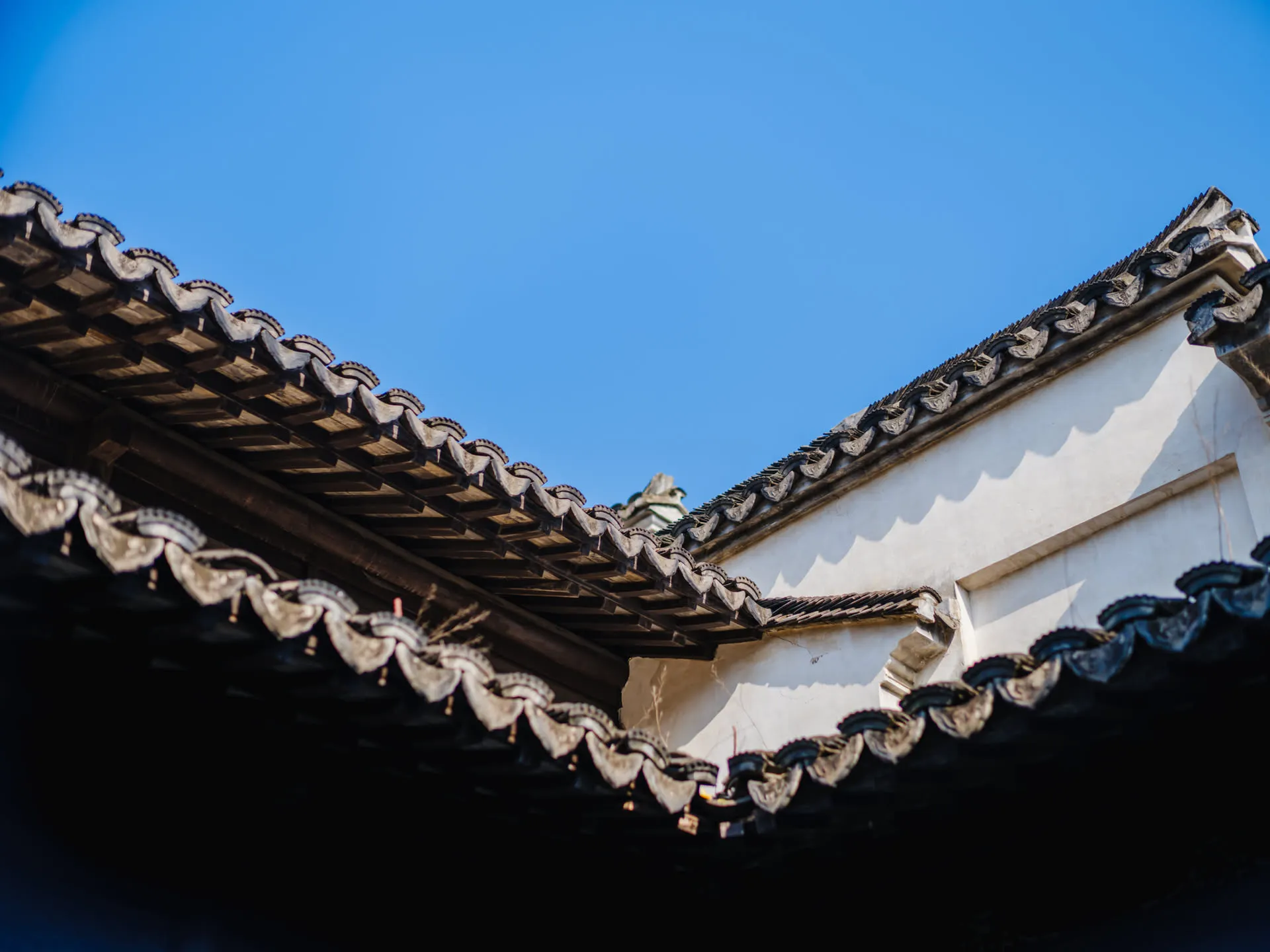 古墙之上的晴空